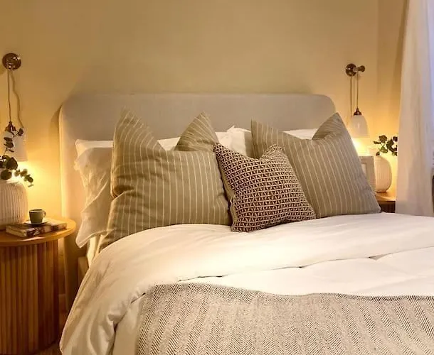 Cosy Home Away From Home.