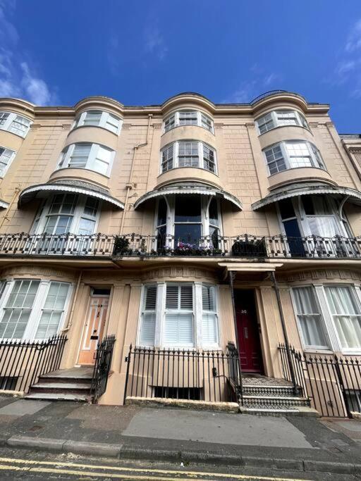 Cosy Away From Home. * Hove